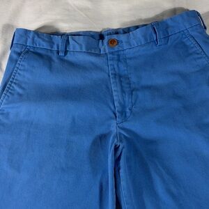 Izod mens blue Saltwater Stretch flat front 9" inseam chino shorts - size 32